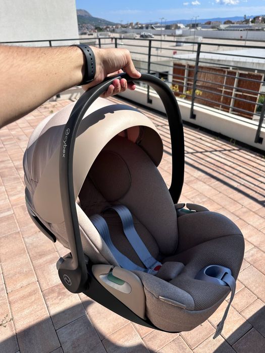Cybex Cloud T i-Size Plus