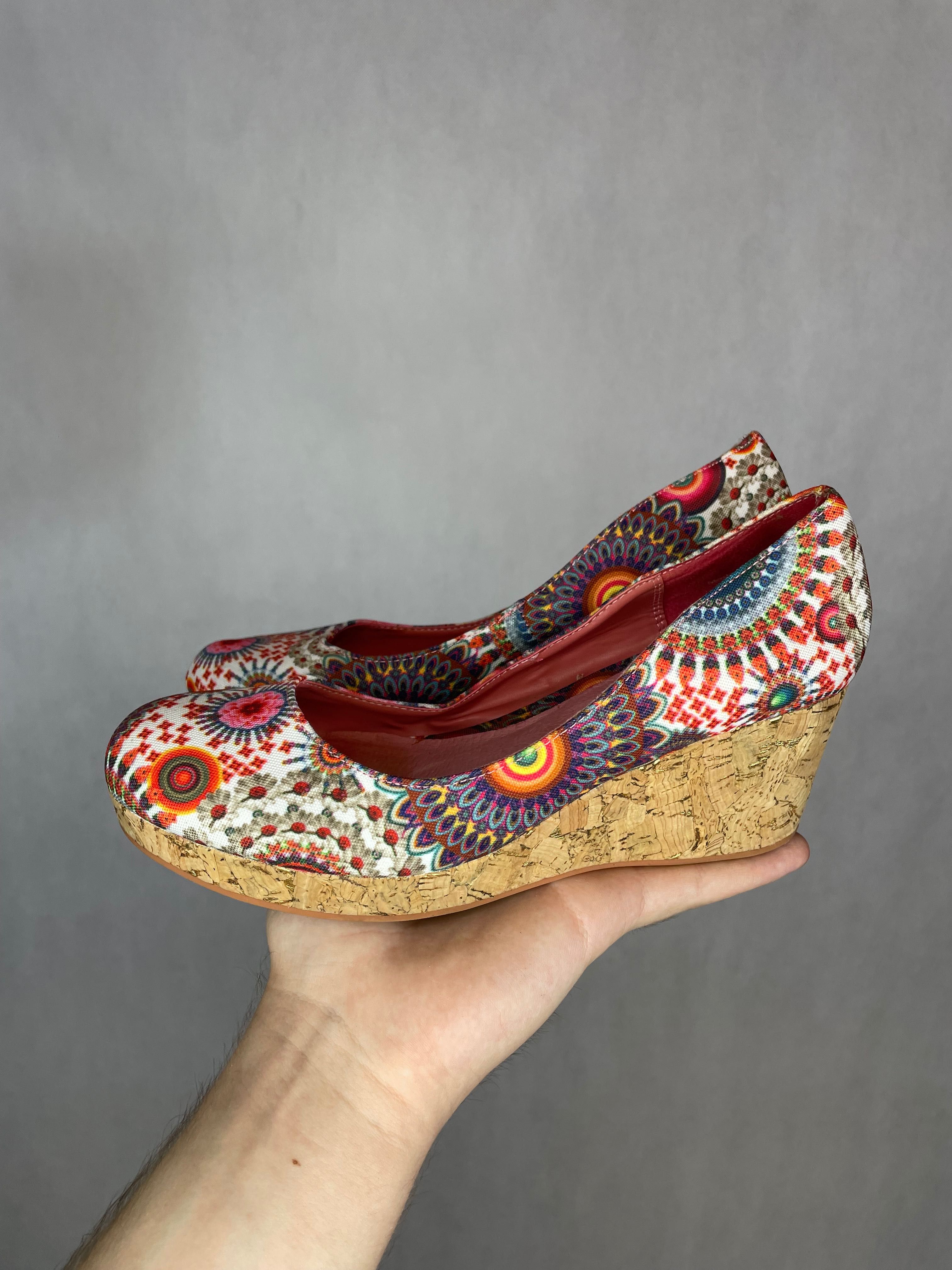 Espadryle desigual