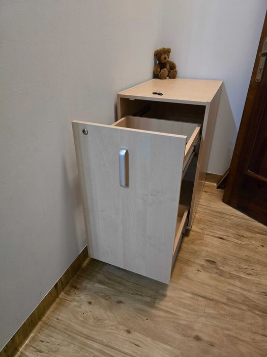 Szafka na klucz z wysuwaną wielką szufladą, kasetka, sejf nowa x2
