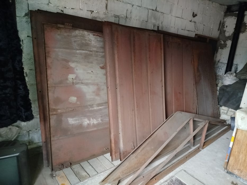 Продам залізний гараж