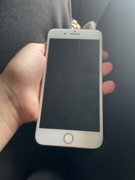 Айфон 8+ хороший