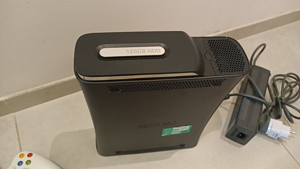 XBOX 360 Konsola + 2x Pad 120GB HDD