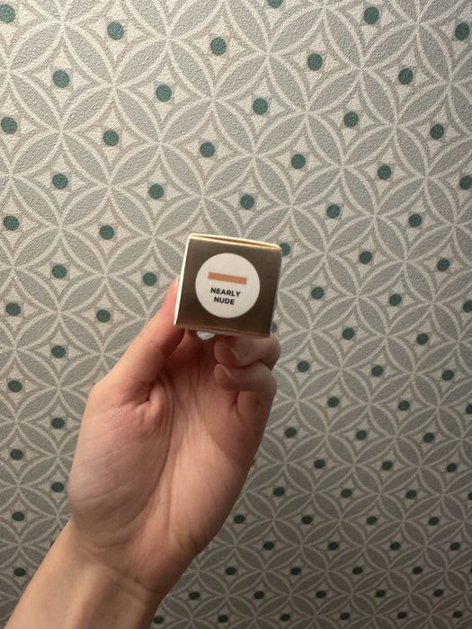 Iconic london lip plumping gloss błyszczyk nearly nude powiększający