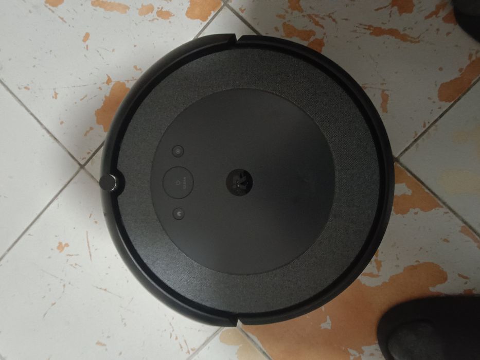 Robot sprzątający iRobot rumba i5