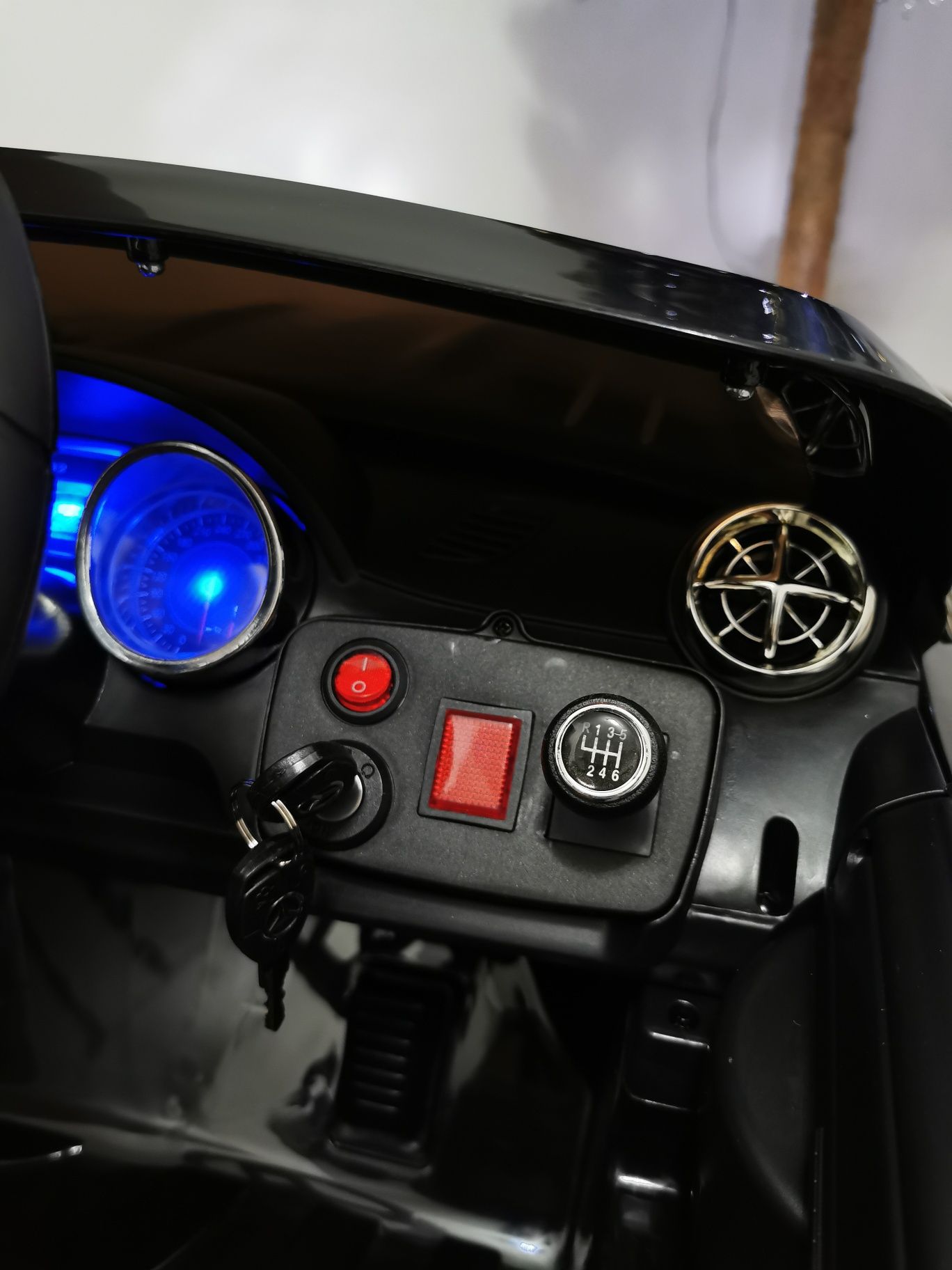 Auto na akumulator Mercedes SL 65 AMG, Mocne silniki 2 x 45W