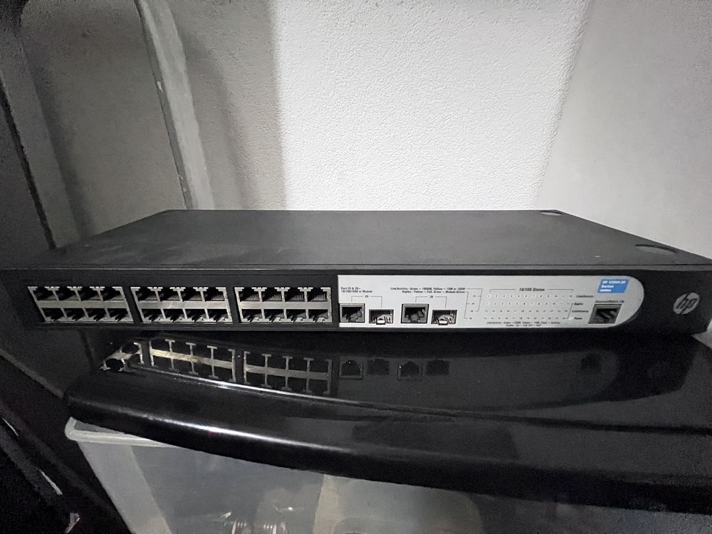 Switch HP 1410 -16 portas