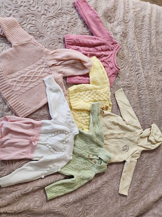 Продам дитячий одяг, комбінезон, курточки,чоловічки,сукні,светри є все