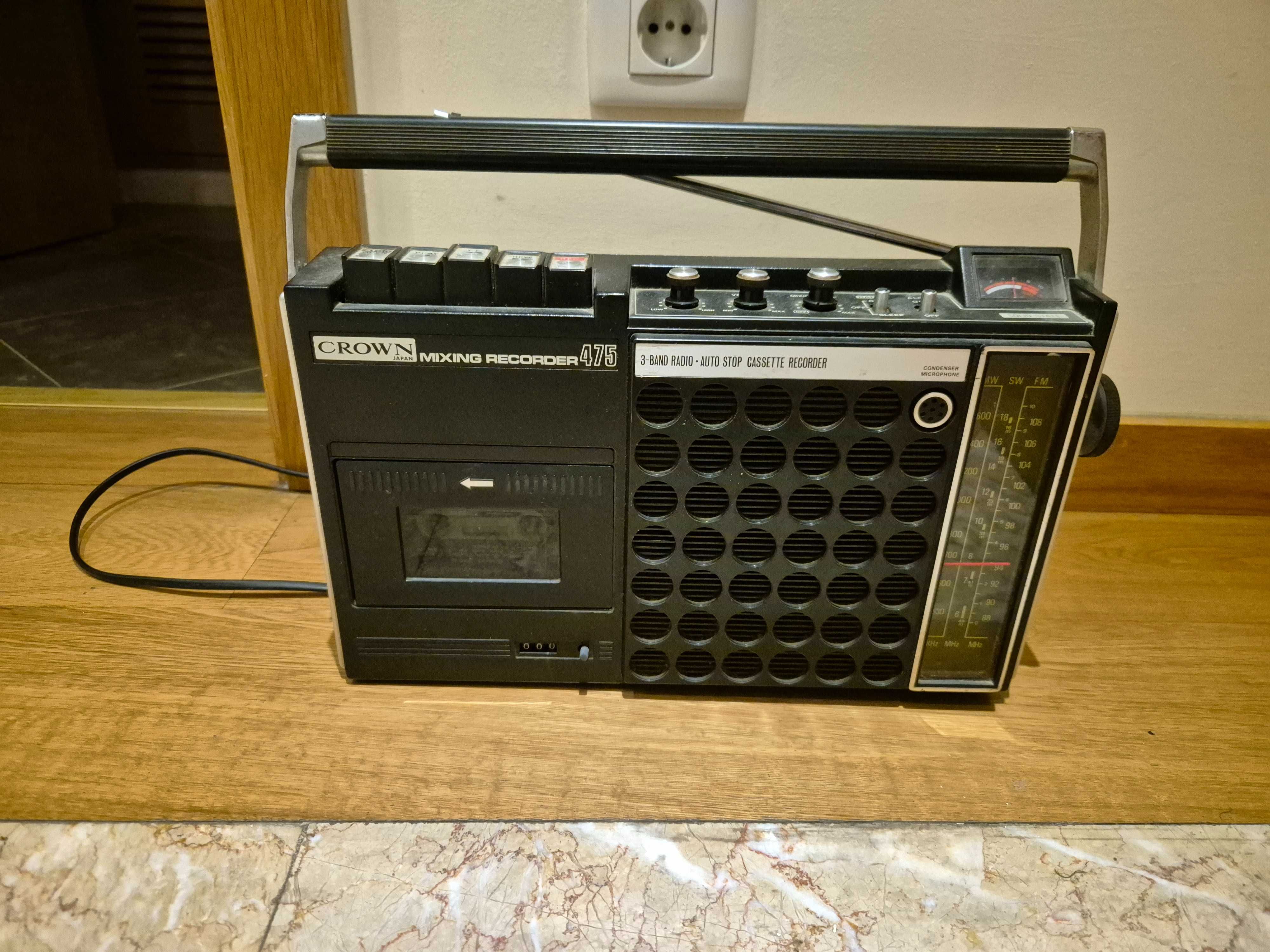 Radio Crown Mixing Recorder 475 de 1976. Em bom estado.