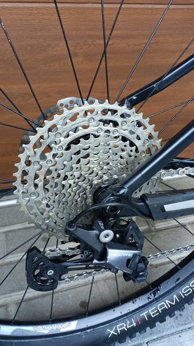 Trek Roscoe 7 2024, rozmiar M/L. Hamulce Deore XT