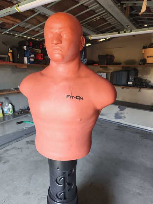 Манекен для боксу