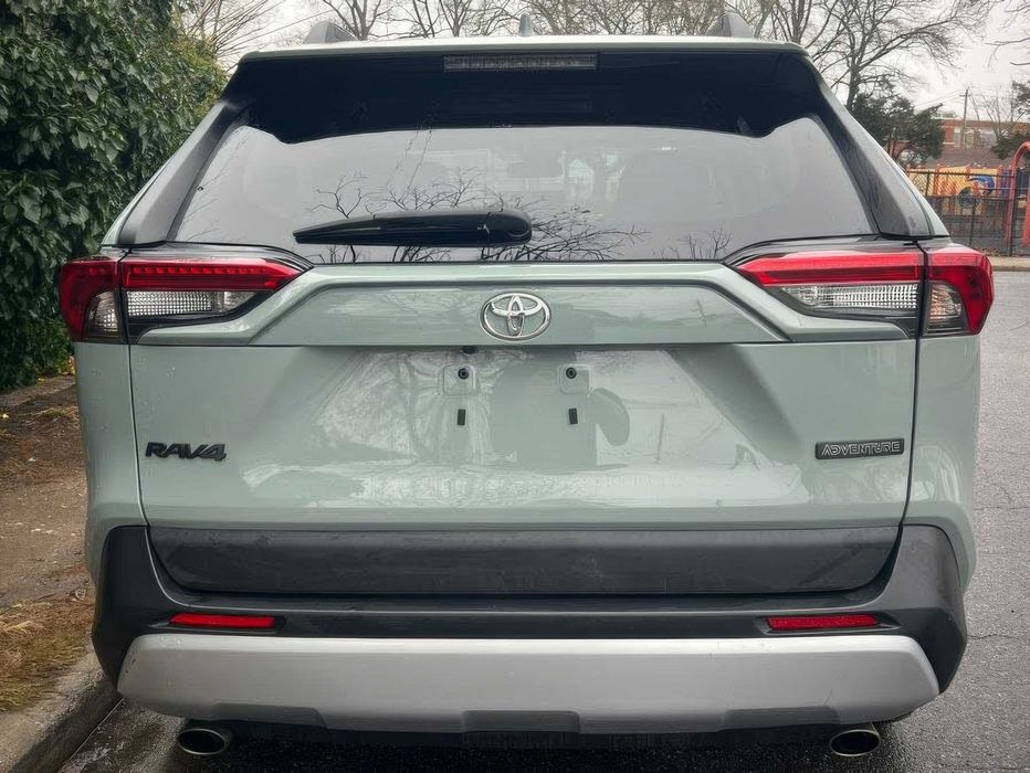 Toyota RAV4 Adventure      2022