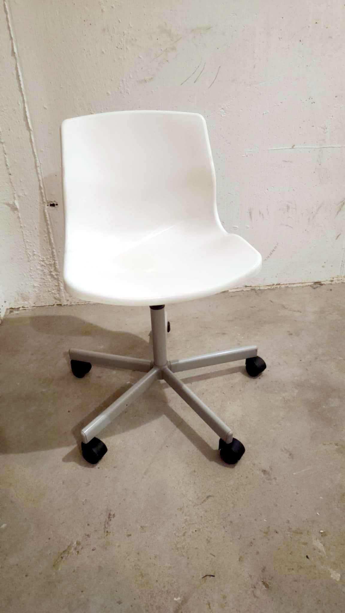 fotel krzesło obrotowe IKEA SNILLE białe zadbane stan db