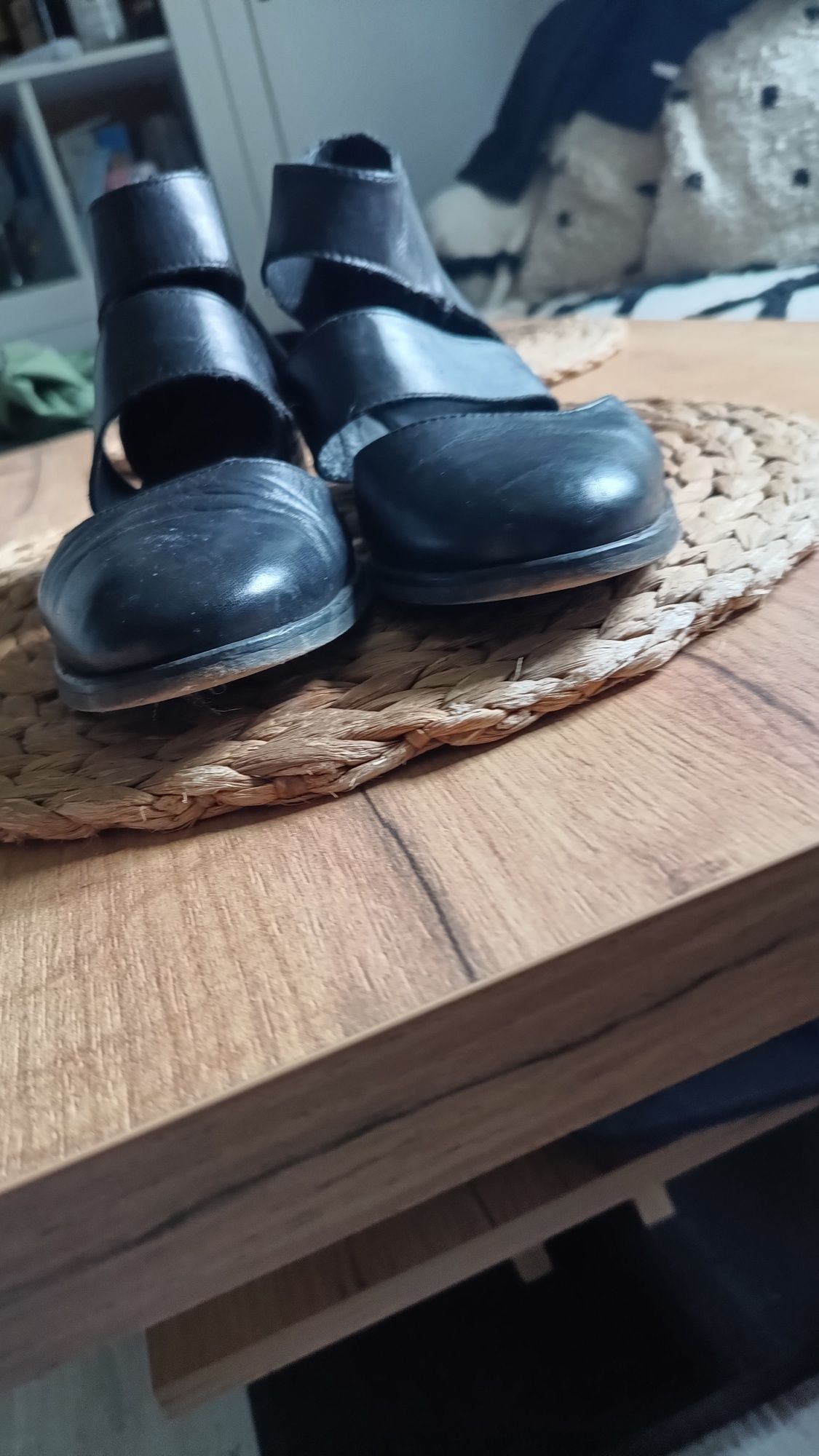 Bata botki skóra naturalna paski ,wygodne 39 bdb