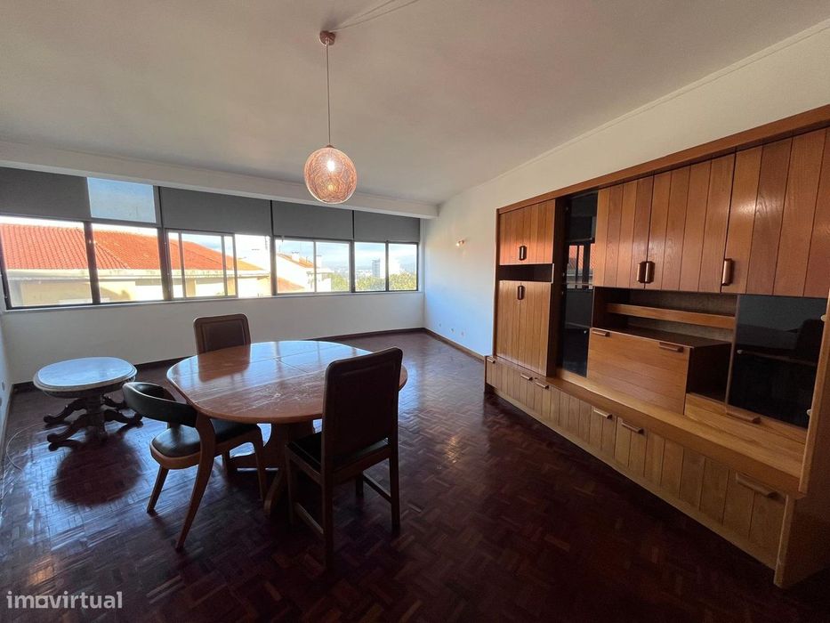 T3 Equipado e Com Estacionamento - Centro - Viseu