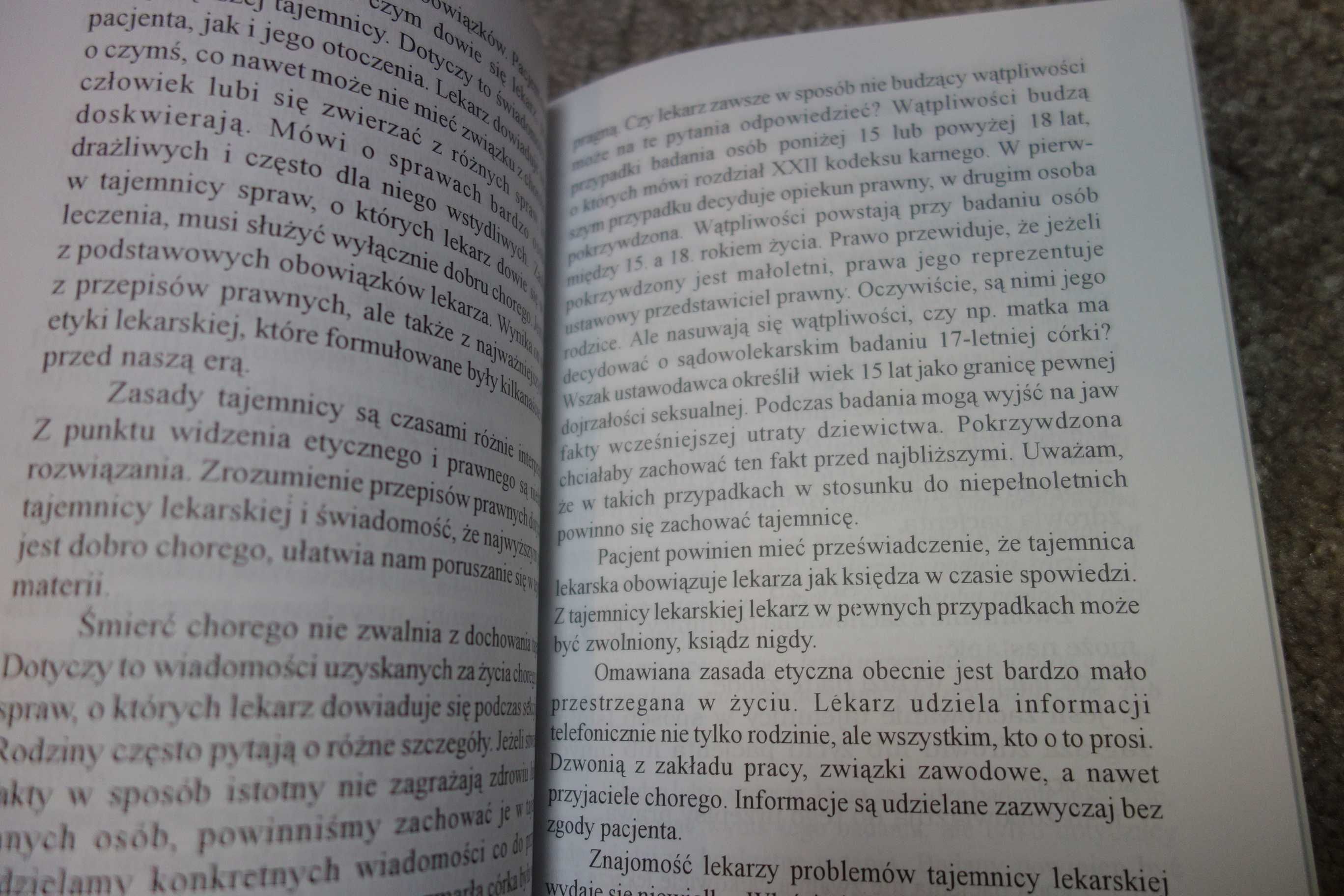 Kodeks Etyki lekarskiej Komentarz Myśli Aforyzmy Julian Kordobis