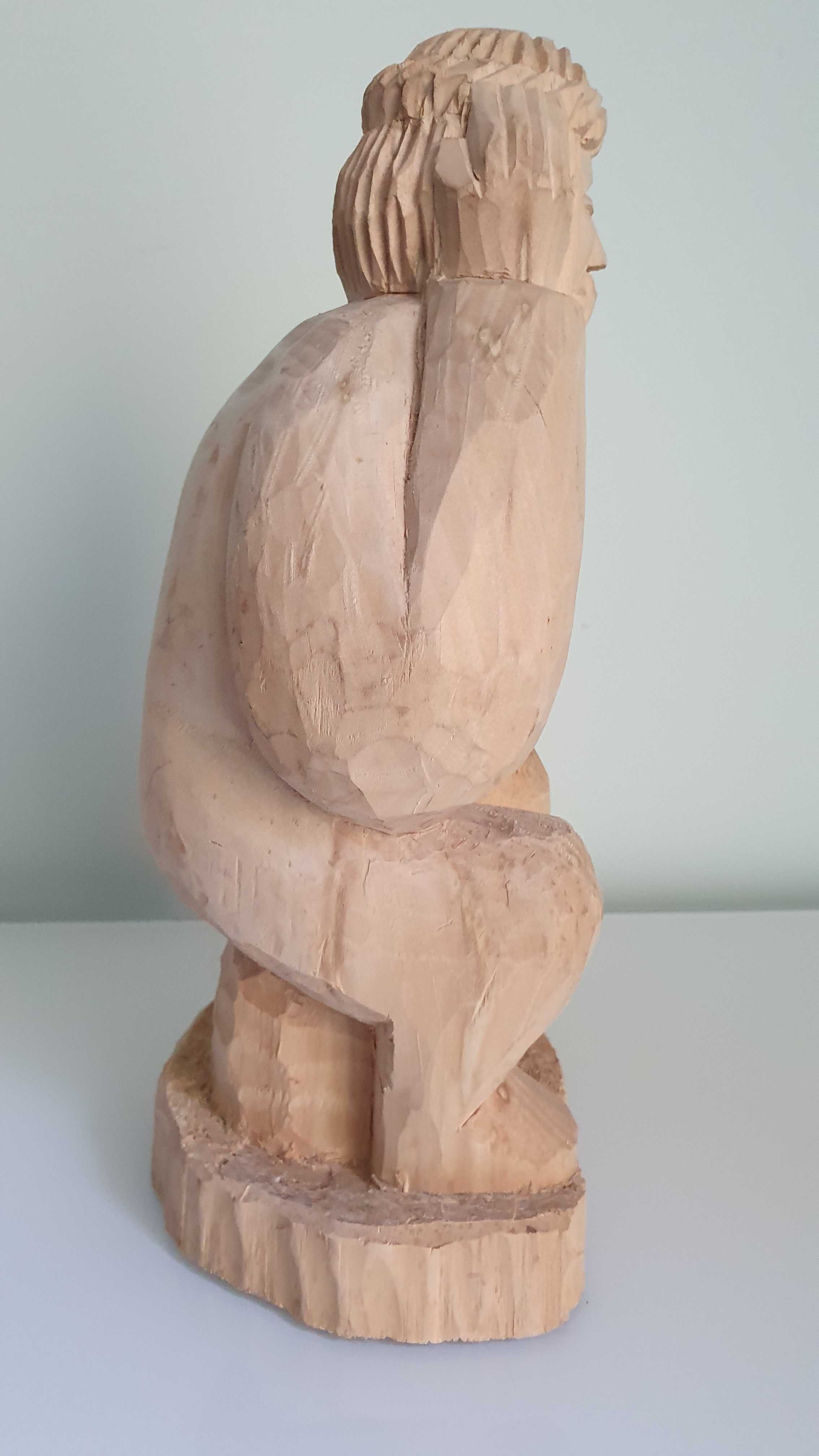 Rzeźba z drewna lipowego - ZAMYŚLONY CHŁOP - POLANIE wys. 29cm