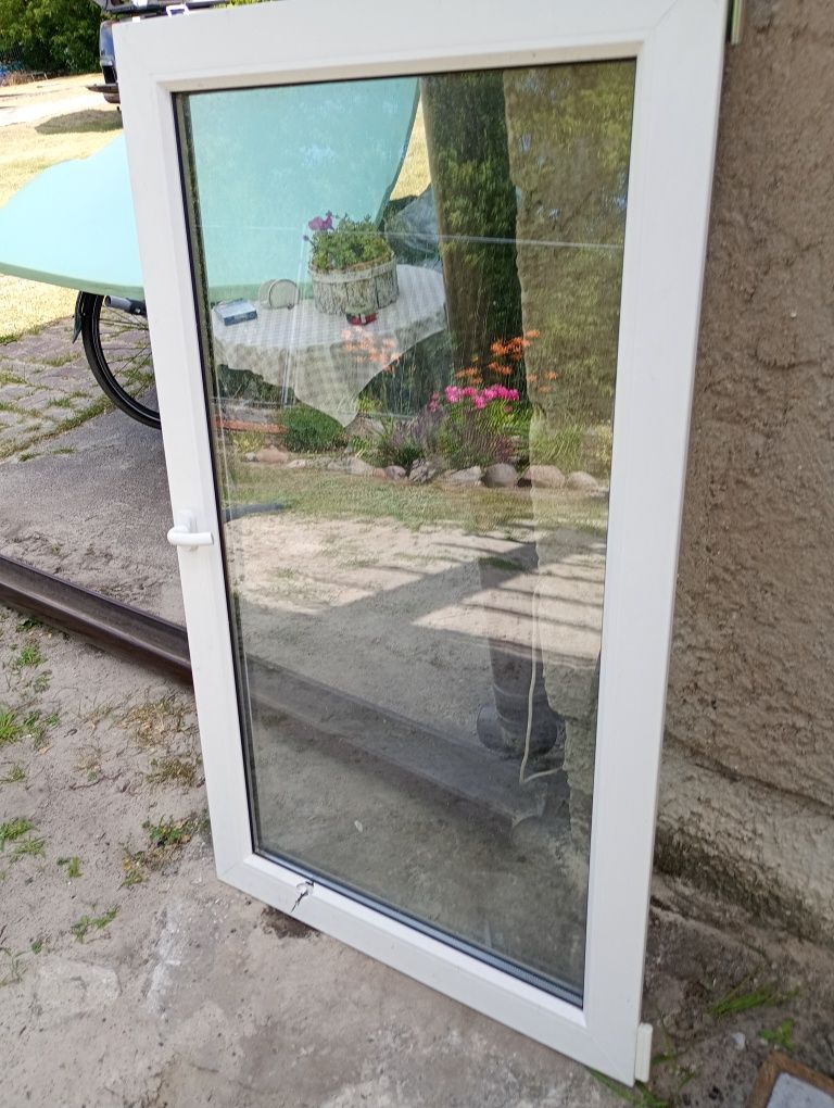 Okno dwuszybowe białe