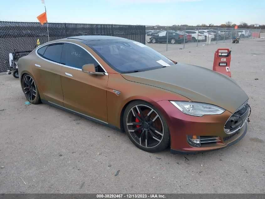 2016 TESLA Model S P90D реальний автомобіль Тесла