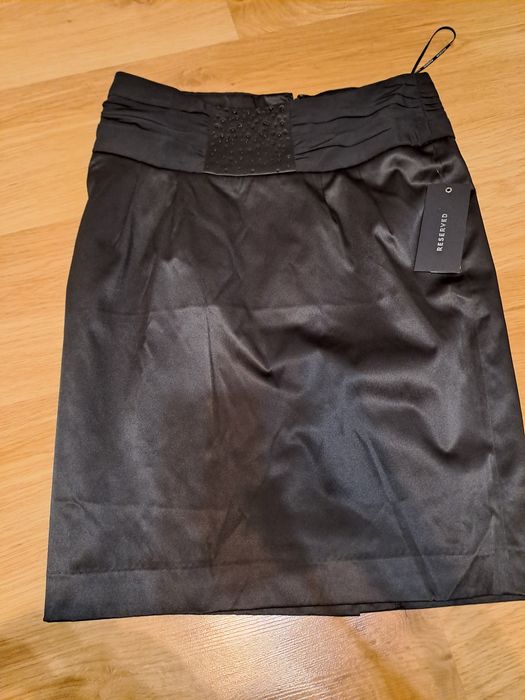 Nowa czarna spódnica