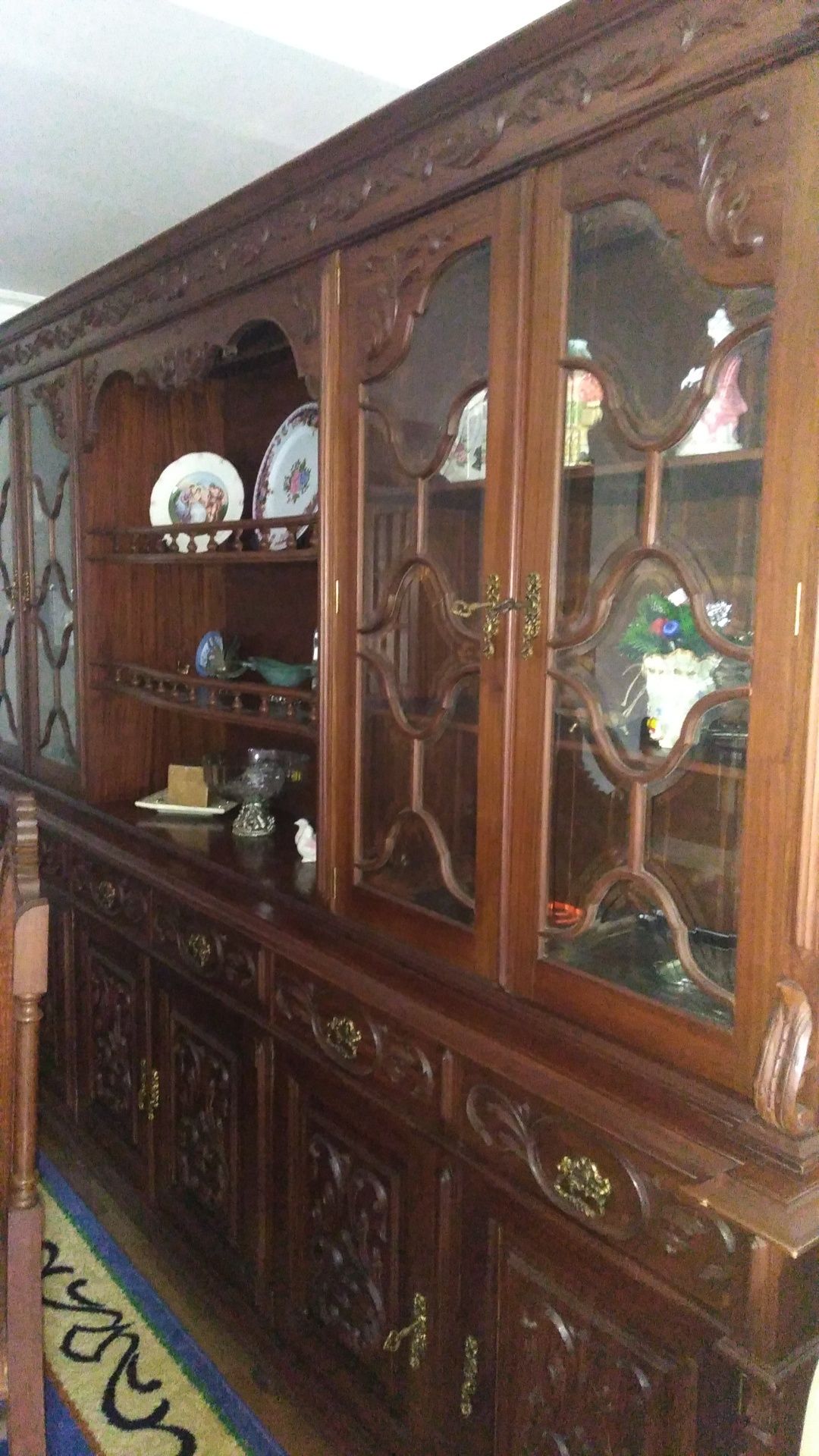 Móvel de sala + mesa de jantar com 8 cadeiras, estilo vintage!