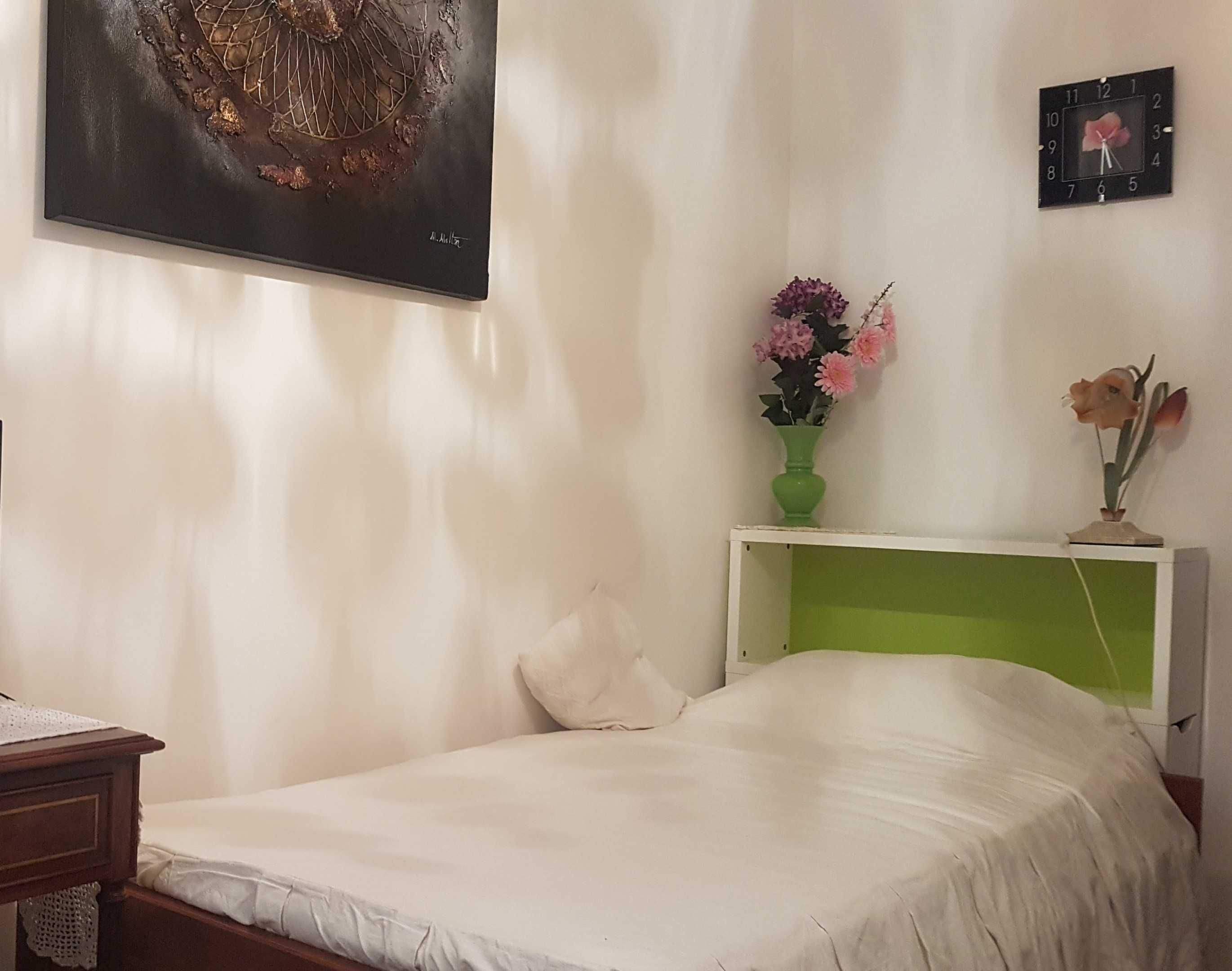 Quarto COMPARTILHADO para duas SENHORAS, 21a aos 50 anos.