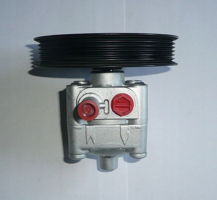 POMPA WSPOMAGANIA VOLVO XC90 2.4 D5 8251737 ZF 131