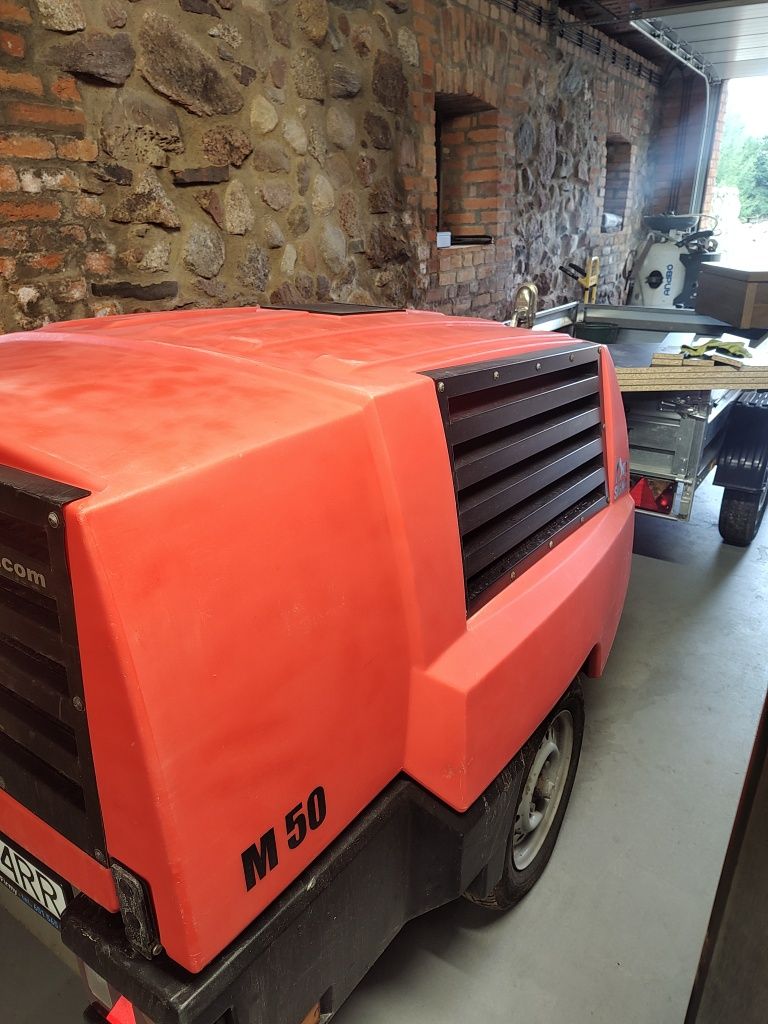 Wynajem kompresora Kaeser M50 i hydro piaskarki Sandbot