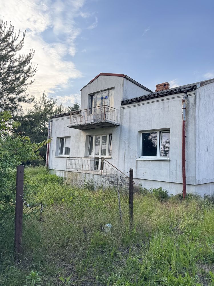 Sprzedam dom z budynkiem gospodarczym + 2,5ha ziemi