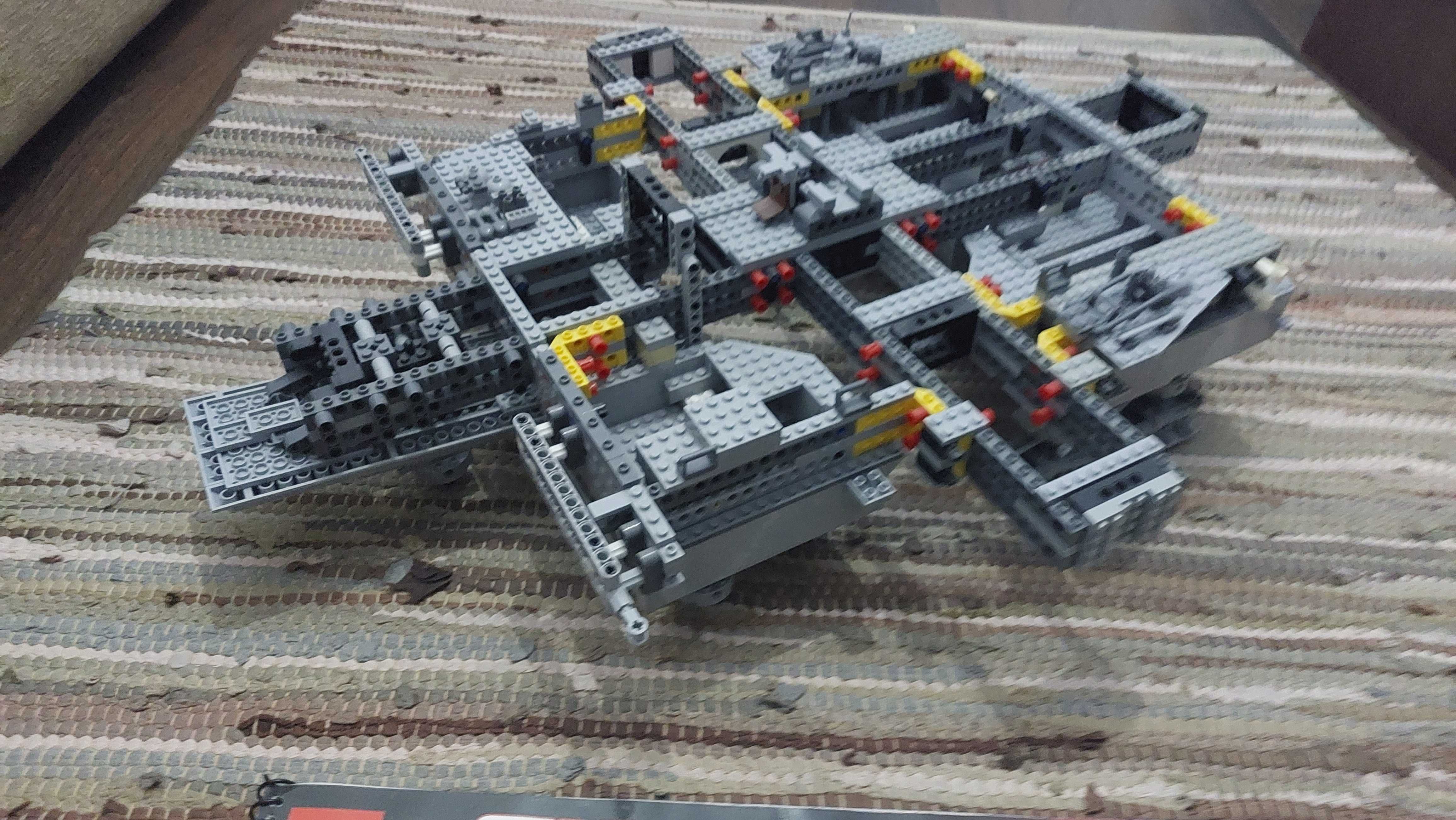 Lego Millenium Falcon 10179 (Original) - Lepin 5033
