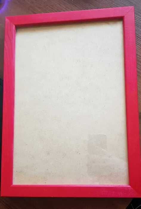 RAMKA DREWNIANA 21x30cm czerwona p571
