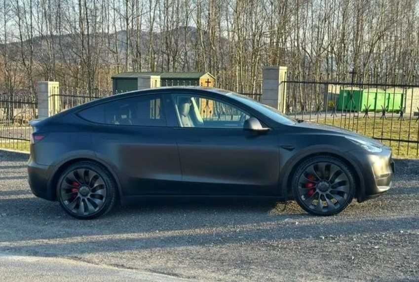 Tesla Y Performance AWD