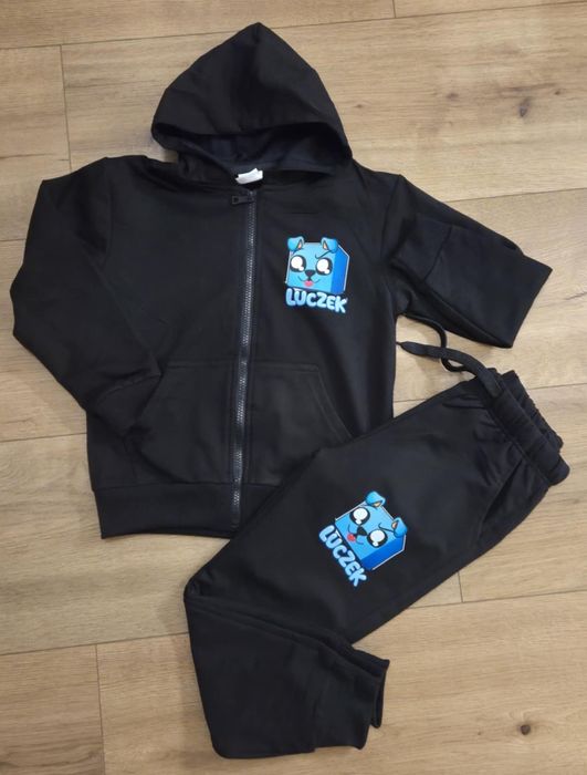 Czarny dres z nadrukiem Luczka 122 128