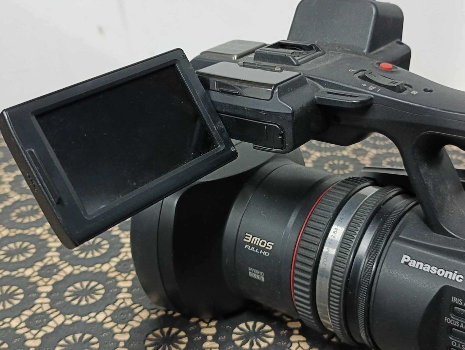 Profesjonalna kamera Panasonic AG AC 130 AEJ plus 2x Acu