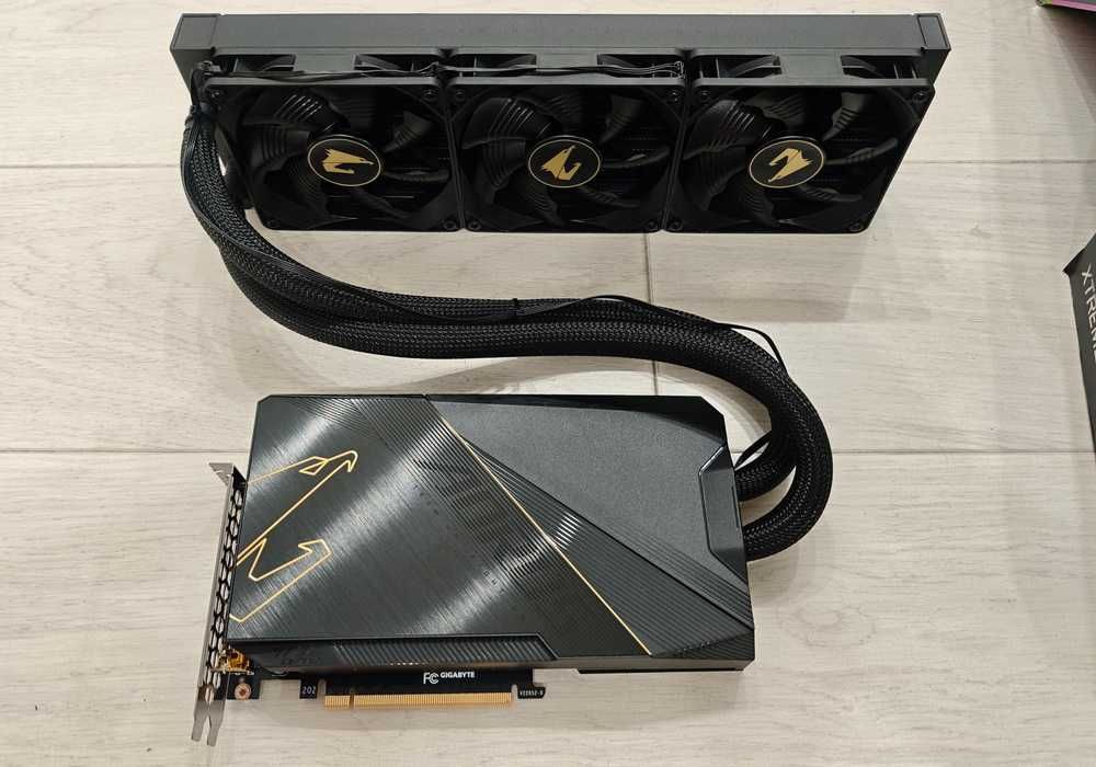 Игровая Видеокарта Gigabyte RTX 4090 Aorus Xtreme Waterforce 24GB AIO