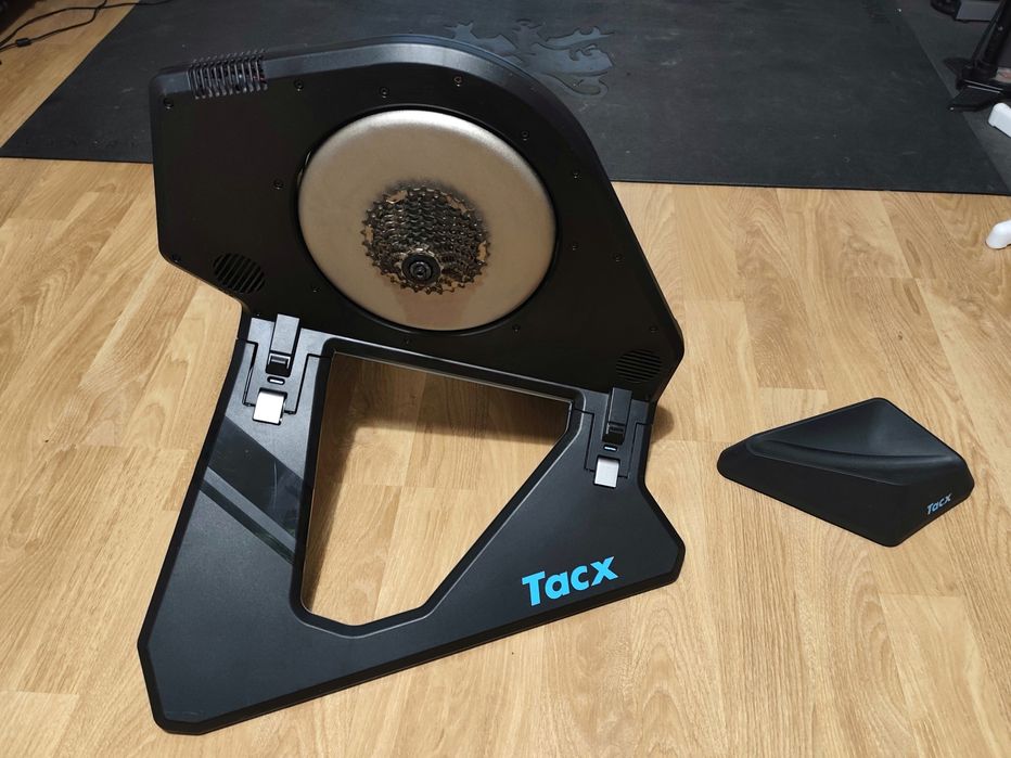 Rolo Smart trainer TACX NEO 2T