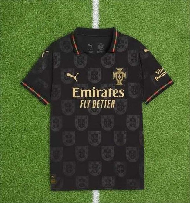 Portugal Eusébio Kit 25-26