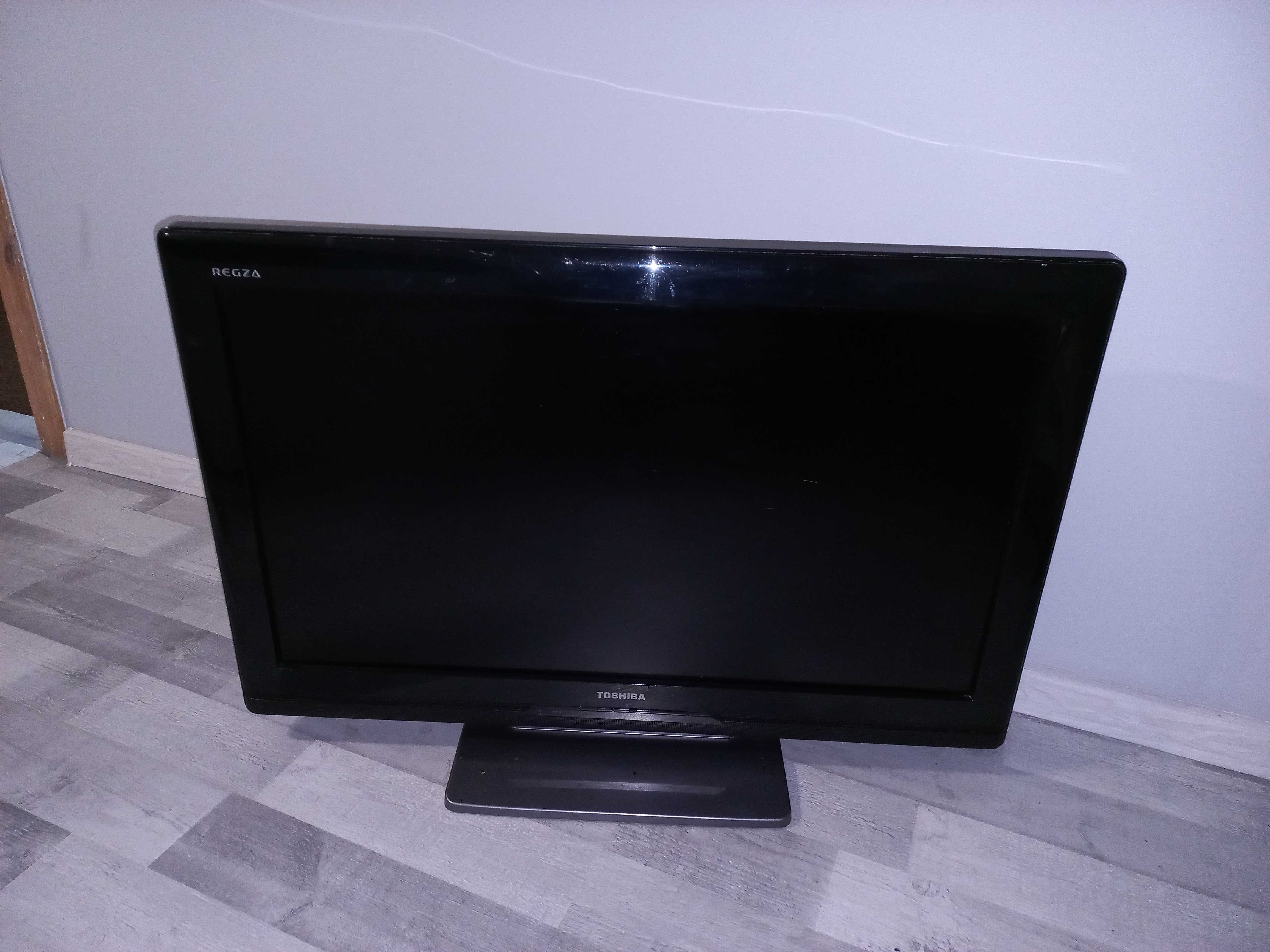 Prosty Telewizor LCD Toshiba Regza 32 cale model: 32AV501P