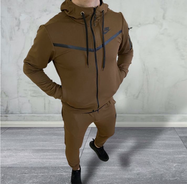 Чоловічий спортивний костюм Nike