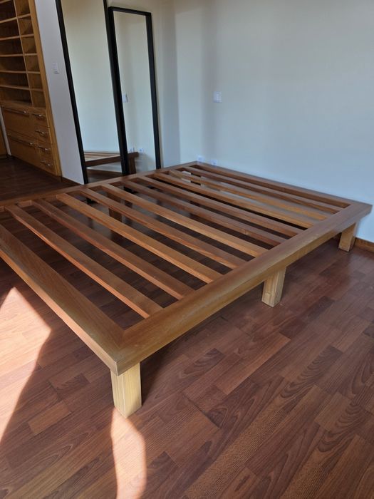 Estrutura de cama madeira maciça