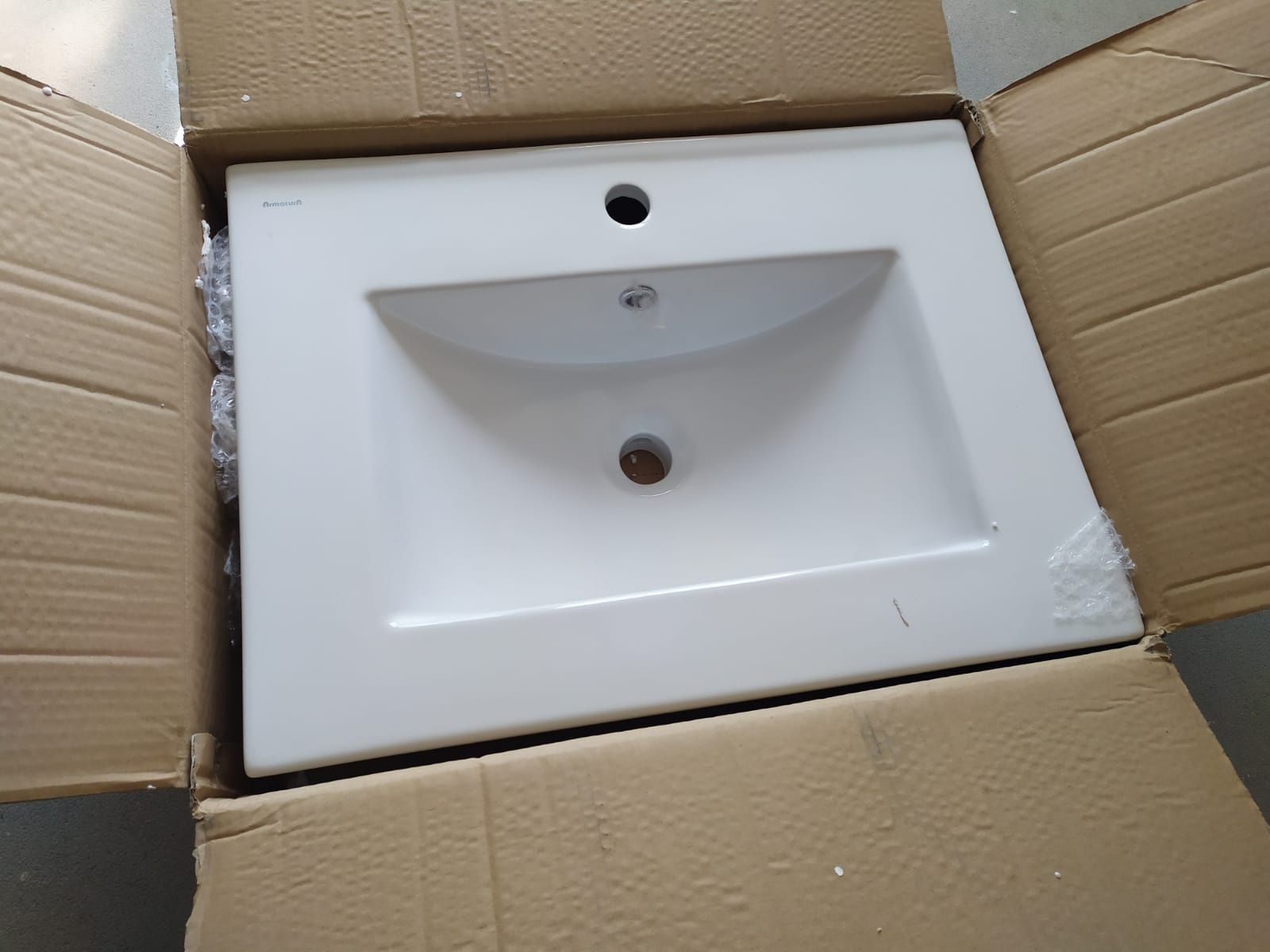 Umywalka ceramiczna biała do łazienki nowa nie używana, firma polska