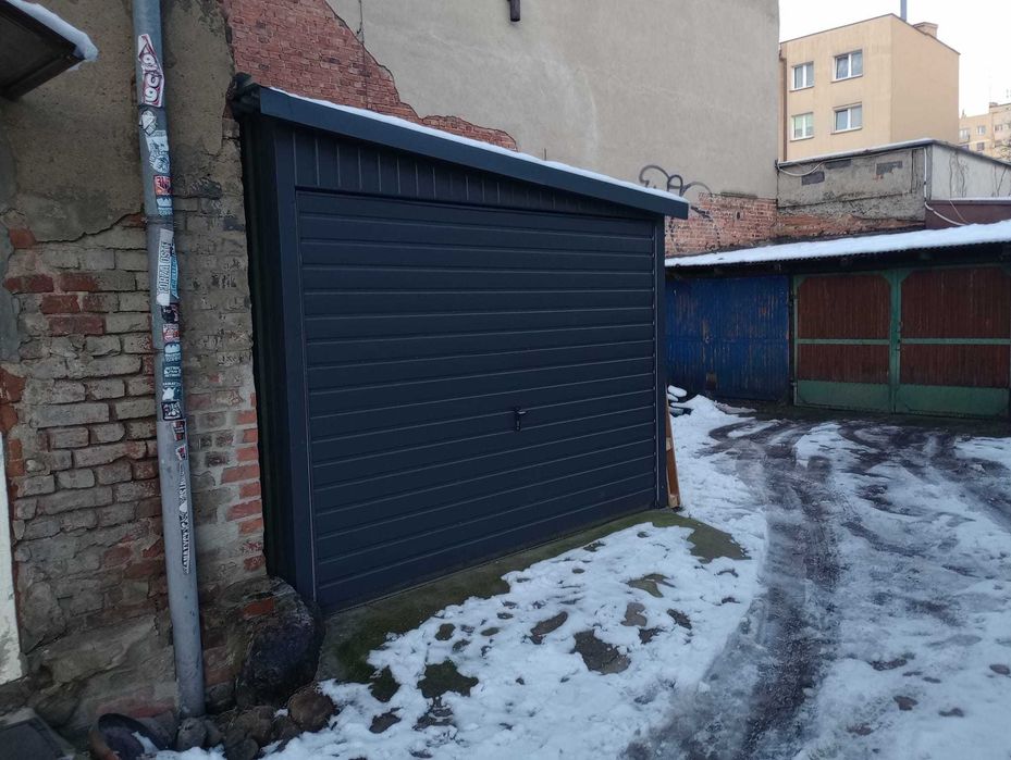 garaż nowy 5 metrów na 4 metry