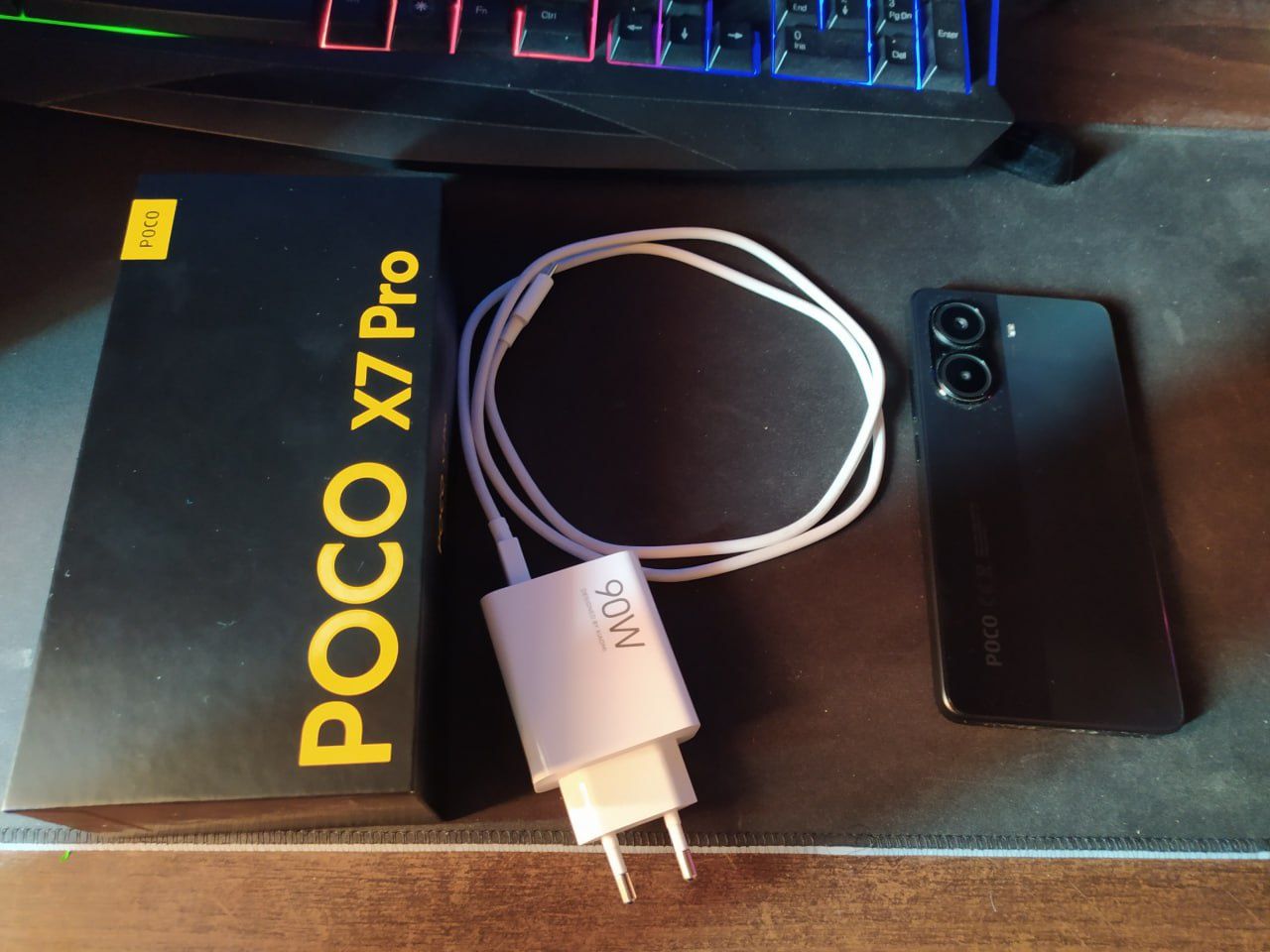 Poco x7 pro 12/512 новий ще 11 місяців гарантії у використанні трохи
