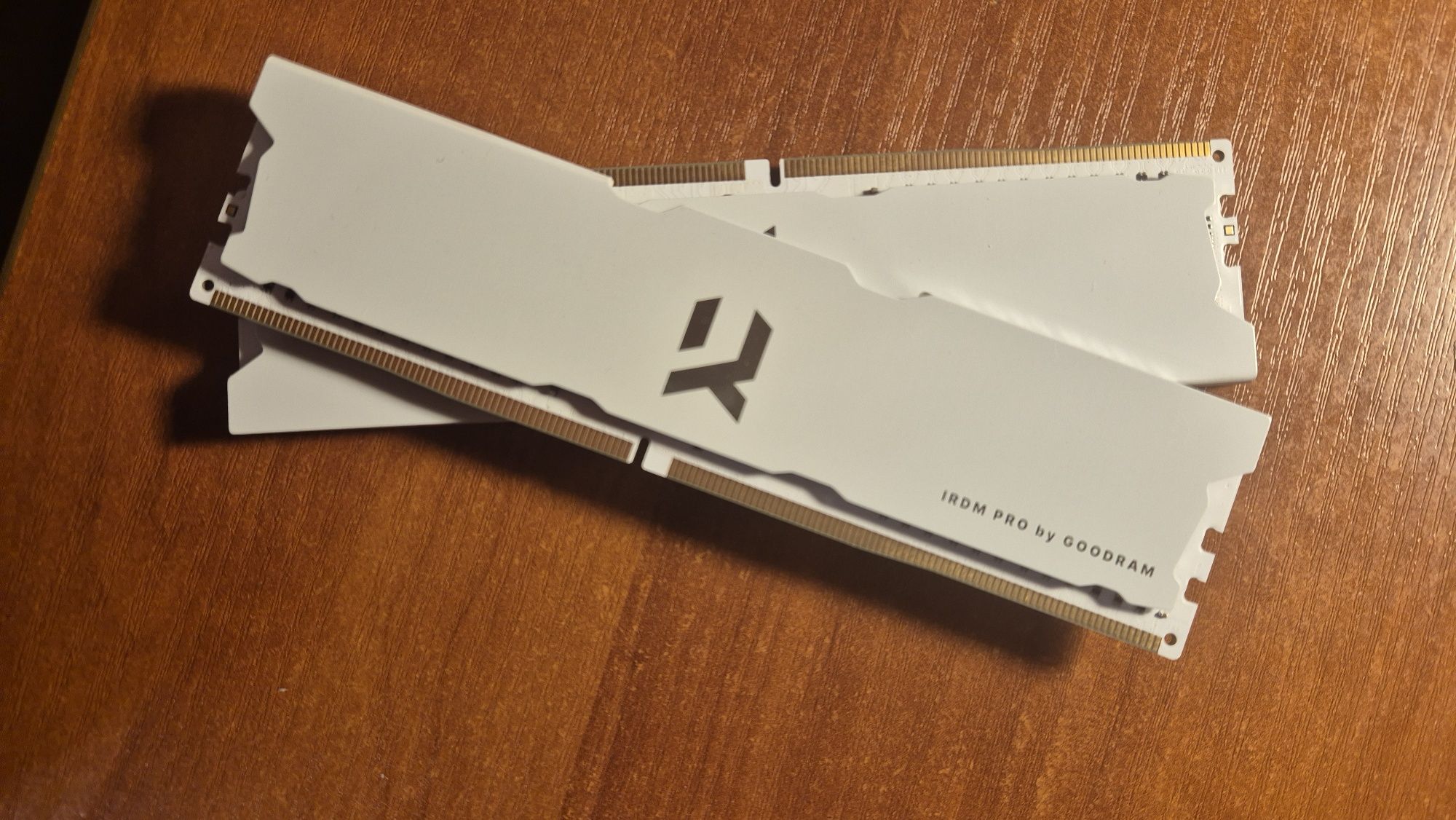 Оперативна пам'ять IRDM PRO DDR4 2x8GB 4000MHZ у хорошому стані