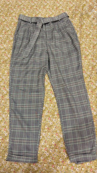 Продам абсолютно нові брюки reserved в клітинку в 40 розмірі (Л)