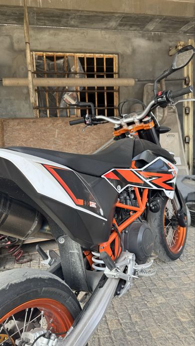 KTM 690 SMC - legalizada, peças todas originais em ótimo estado