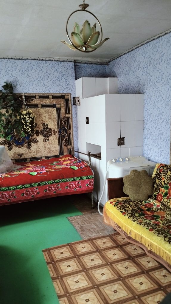 Продам 1/2 будинку с Савин (60 км від Києва)