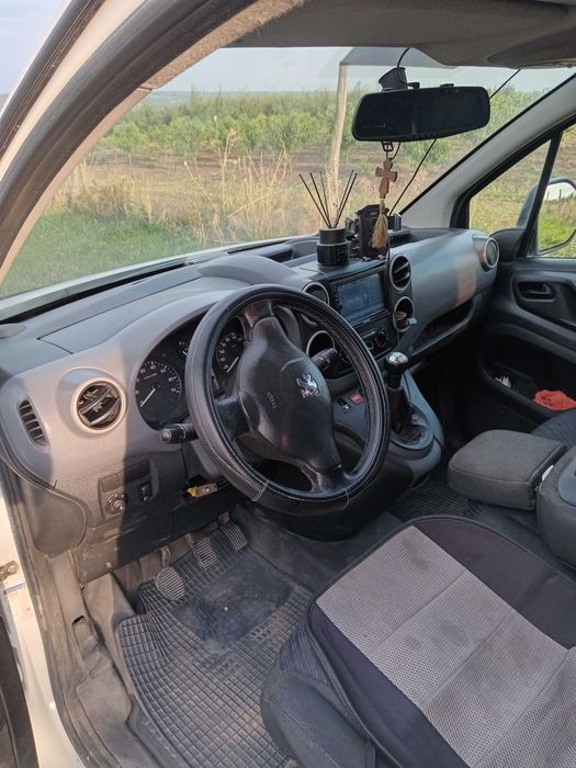 Продам пежо партнер