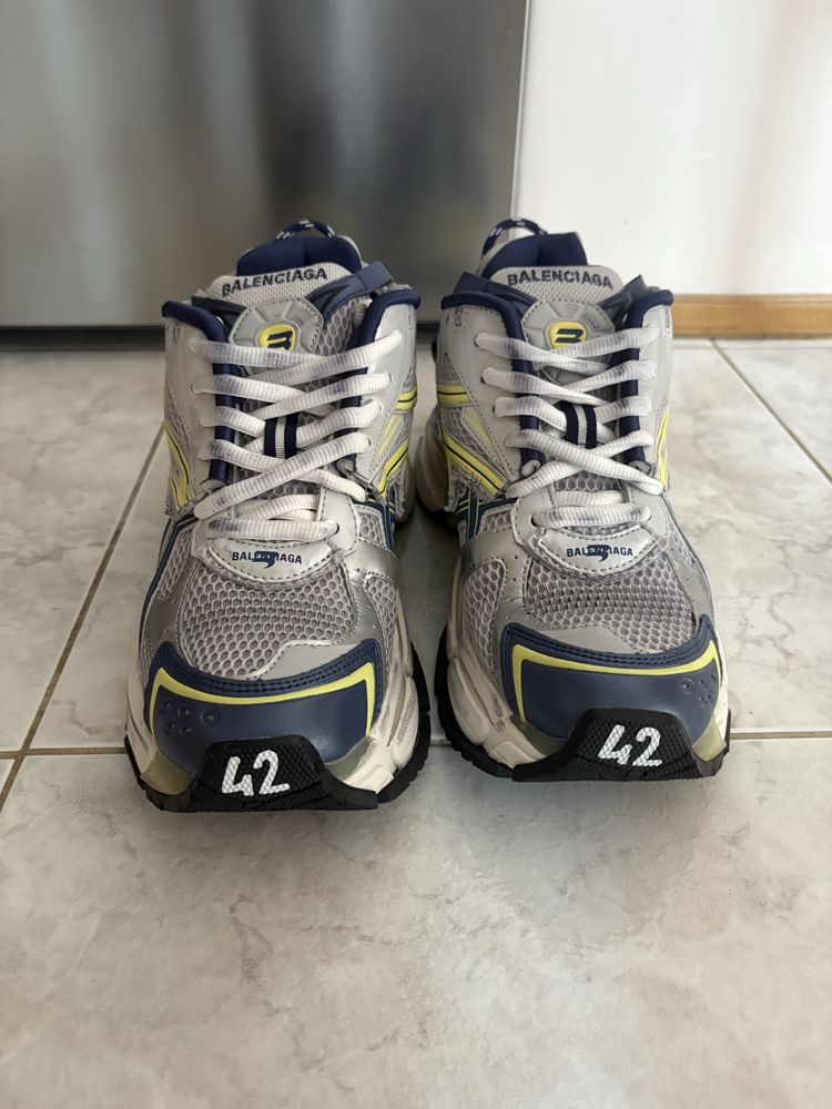 Balenciaga runner