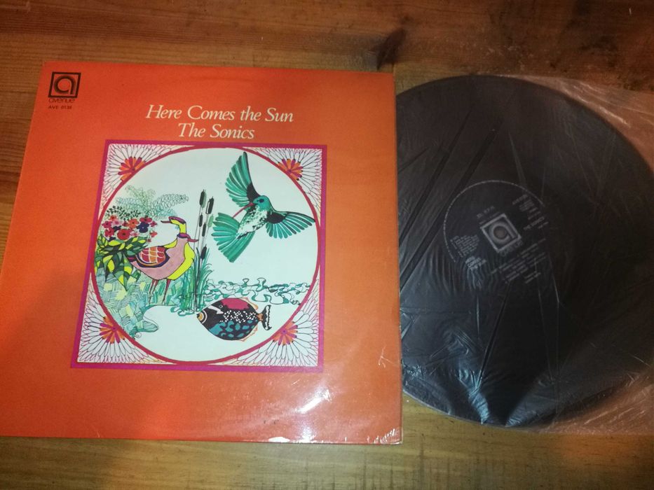 THE SONICS - Here Comes The Sun (Ed INGLESA - 1973) LP