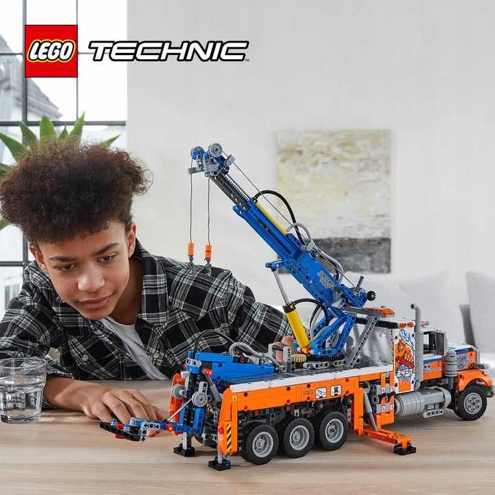 Авто-конструктор LEGO Technic Грузовой эвакуатор 42128